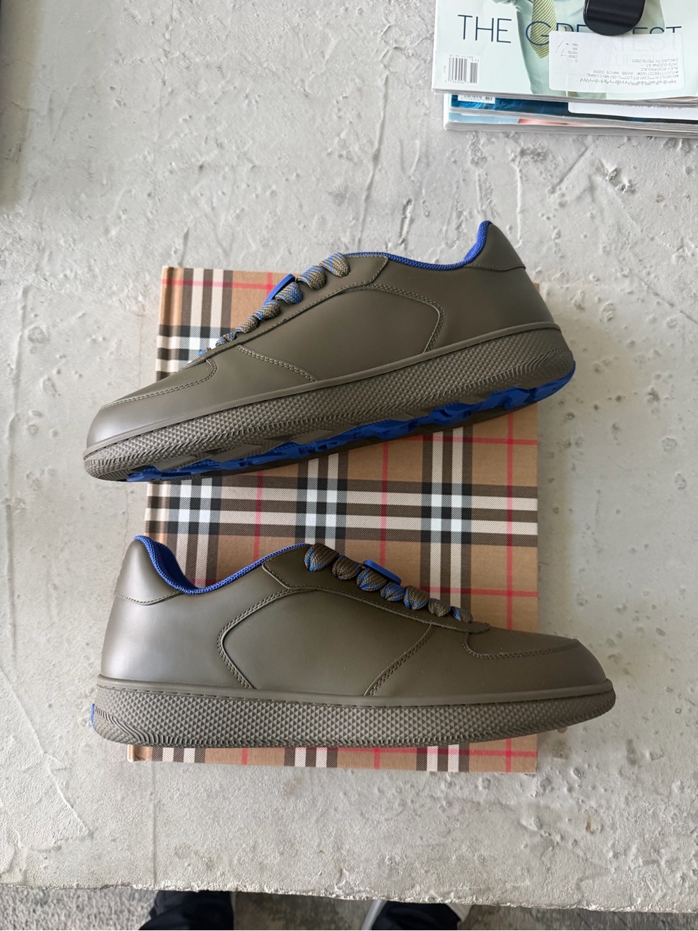 BURBERRY Mens Terrace Sneaker in Leather Color LACH Size 44 Or 11US